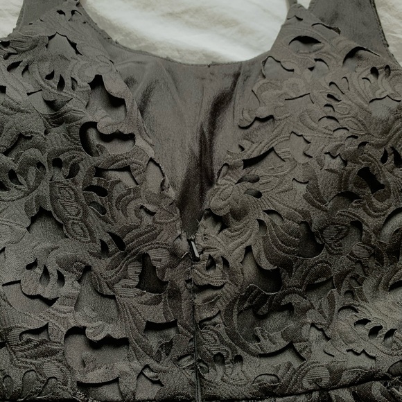 Black Floral-cut Scoop Dress (Size: S) - Picture 3 of 4